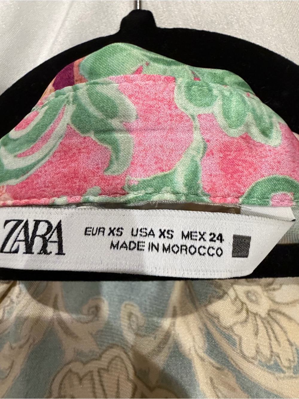 Zara Pink and Green Floral Blouse size XS - Picture 6 of 8